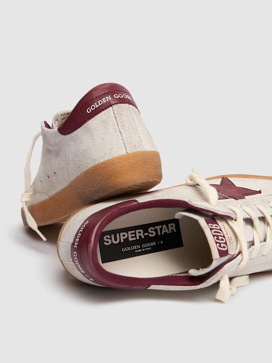 Golden Goose: 20毫米Super-Star麂皮运动鞋 - 白色/酒红色 - women_3 | Luisa Via Roma