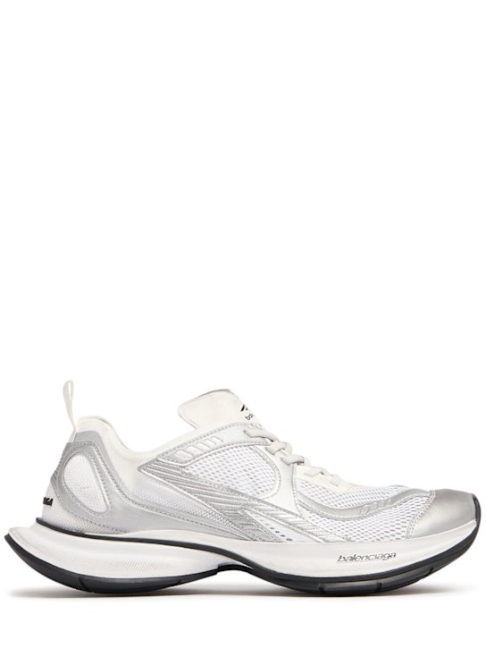 Balenciaga: 45毫米Circuit科技织物运动鞋 - 白色/银色 - men_0 | Luisa Via Roma