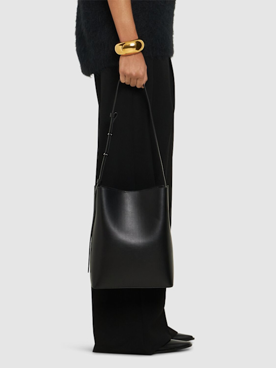 Aesther Ekme: Sac Bucket smooth leather shoulder bag - women_1 | Luisa Via Roma