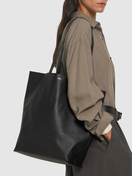 A.P.C.: Borsa shopping Cabas Maiko in pelle - Nero - women_1 | Luisa Via Roma