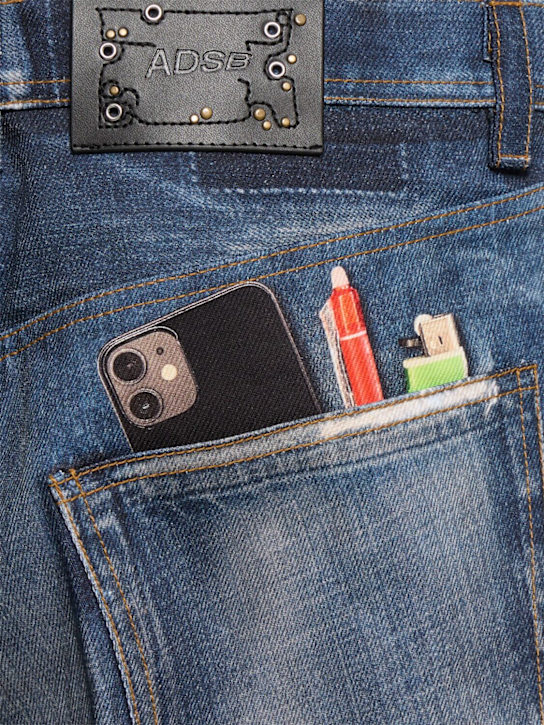 Andersson Bell: Pantalon unisexe en denim imprimé trompe l'œil - men_3 | Luisa Via Roma