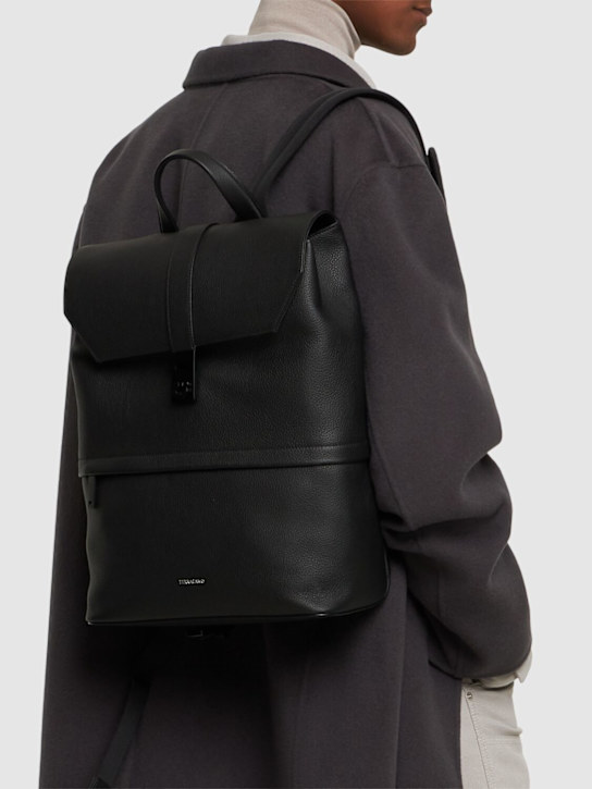 Ferragamo: Mochila de piel y lona con logo - men_1 | Luisa Via Roma