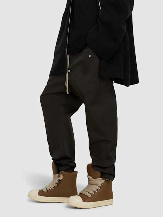 Rick Owens: Jumbo lace padded sneakers - men_1 | Luisa Via Roma