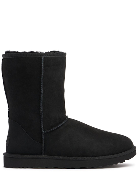 Ugg: 10mm Classic Short II shearling boots - Black - women_0 | Luisa Via Roma