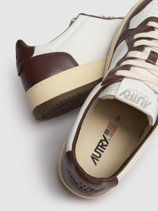Autry: Medalist low sneakers - White Chestnut - men_3 | Luisa Via Roma