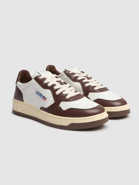 Autry: Medalist low sneakers - White Chestnut - men_2 | Luisa Via Roma