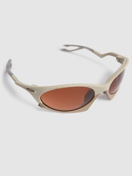 Oakley: Plantaris Prizm lens sunglasses - Matte Sand - men_1 | Luisa Via Roma