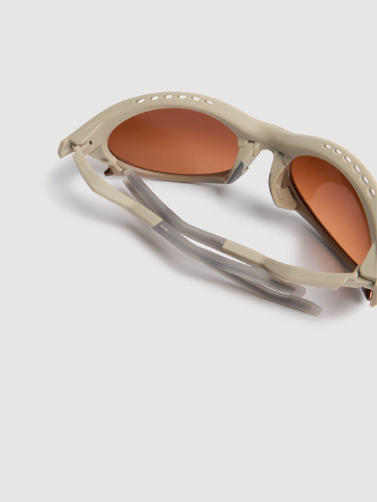 Oakley: Plantaris Prizm lens sunglasses - Matte Sand - men_4 | Luisa Via Roma