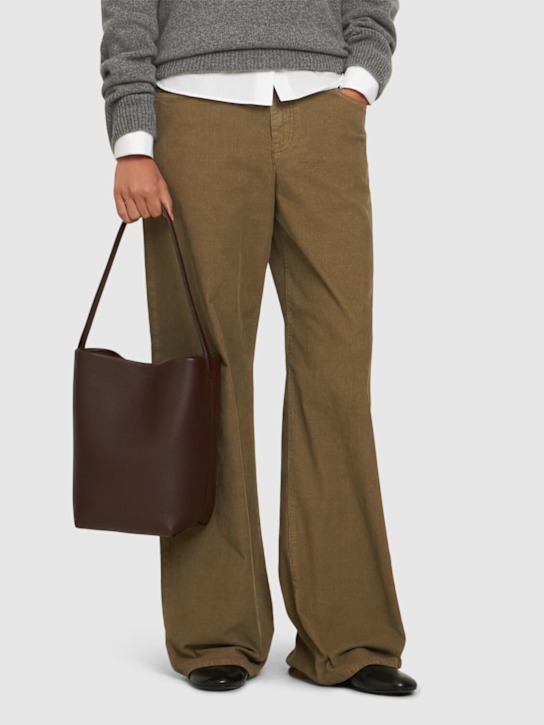 The Row: Medium N/S Park Tote lux grain bag - women_1 | Luisa Via Roma