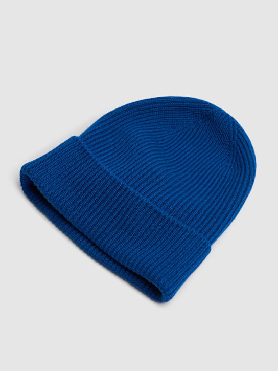 Moncler: Logo virgin wool beanie - men_3 | Luisa Via Roma