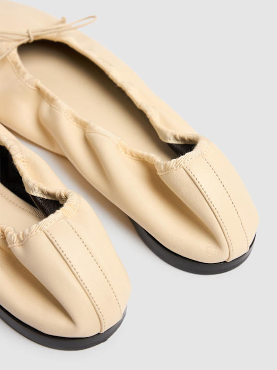 The Row: 10mm Hereditas leather ballerina flats - Toile - women_4 | Luisa Via Roma