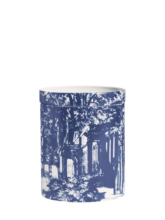 Fornasetti: Grande Giardino Settecentesco candle - Blue - ecraft_0 | Luisa Via Roma
