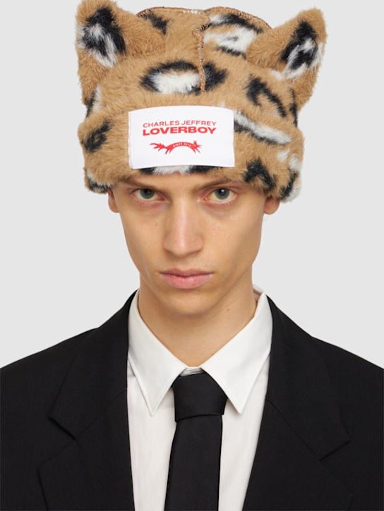 Charles Jeffrey LOVERBOY: Fluffy chunky ears beanie - men_1 | Luisa Via Roma