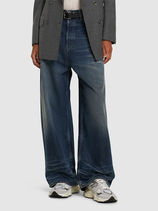 New Balance: U9060 Sneakers - women_1 | Luisa Via Roma