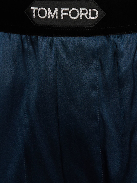 Tom Ford: Pantaloni pigiama in raso di seta - Deep Ocean - men_1 | Luisa Via Roma
