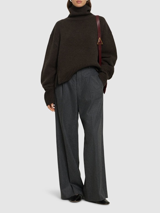 Axel Arigato: Remain cropped wool sweater - women_1 | Luisa Via Roma