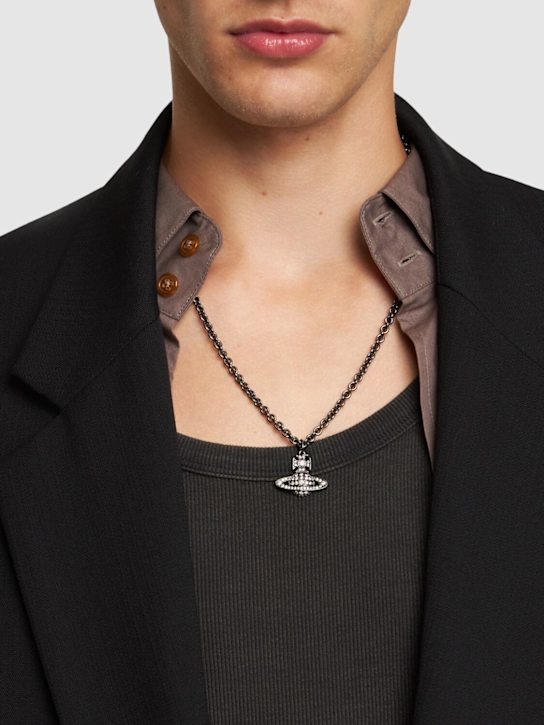Vivienne Westwood: Man. Carmelo bas relief pendant - men_1 | Luisa Via Roma