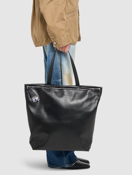 Dsquared2: Leather shopping bag - Black - women_1 | Luisa Via Roma