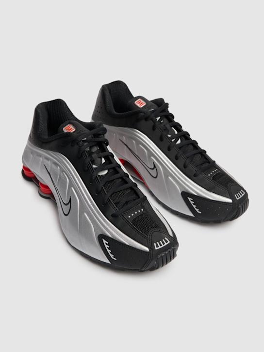 Nike: Sneakers „Nike Shox R4“ - men_1 | Luisa Via Roma