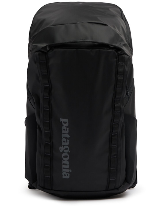 Patagonia: 32L Black Hole nylon backpack - men_0 | Luisa Via Roma