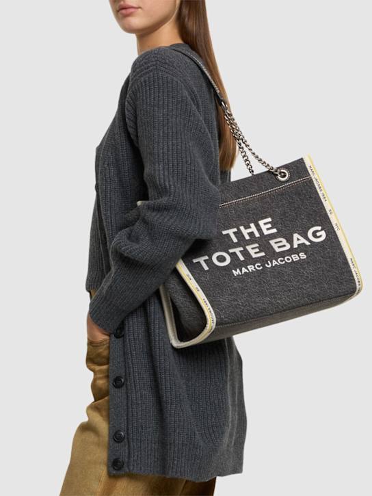 Marc Jacobs: The Medium Tote denim chain bag - women_1 | Luisa Via Roma
