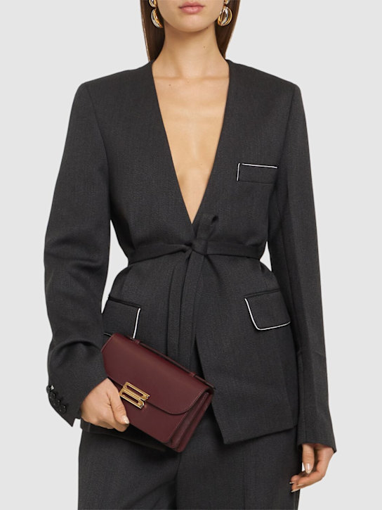 Victoria Beckham: Mini Bbuckle シャイニーレザーバッグ - women_1 | Luisa Via Roma