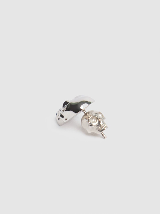 McQueen: Skull studded brass mono earring - Palladium - men_2 | Luisa Via Roma