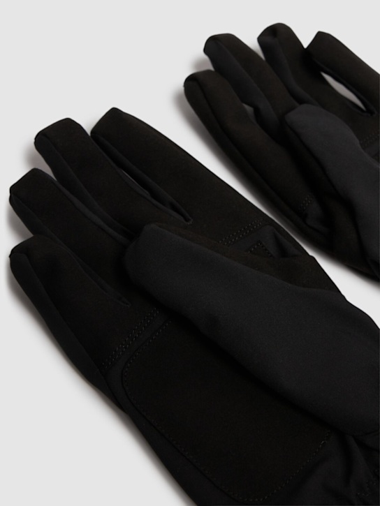 Stone Island: Logo gloves - men_2 | Luisa Via Roma