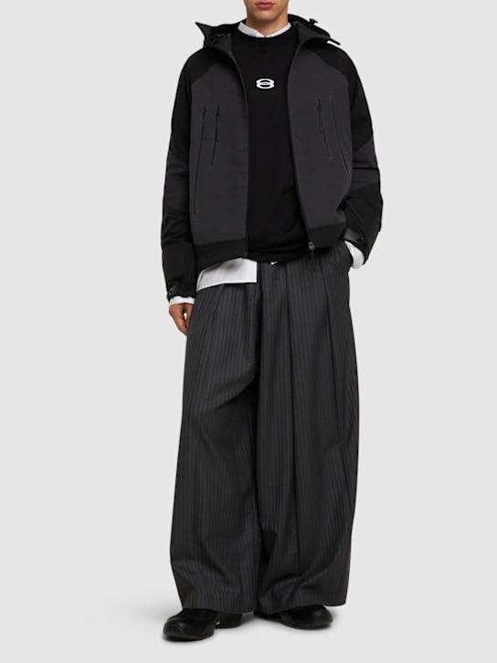 Hed Mayner: Pantaloni in lana gessata con pinces - men_1 | Luisa Via Roma