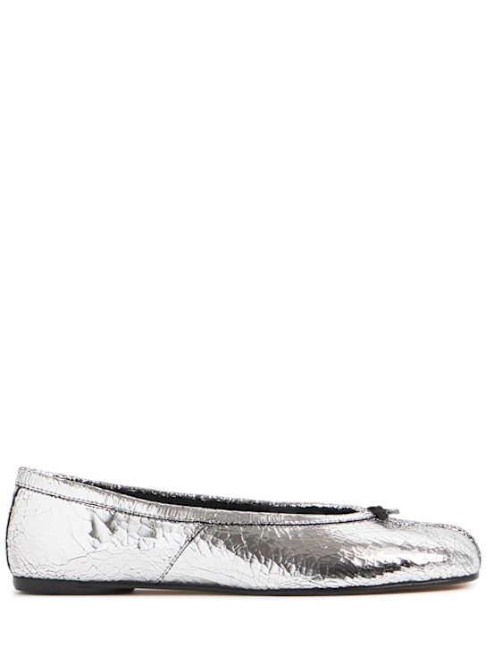 Maison Margiela: 10mm Tabi cracklé leather ballerina flat - women_0 | Luisa Via Roma