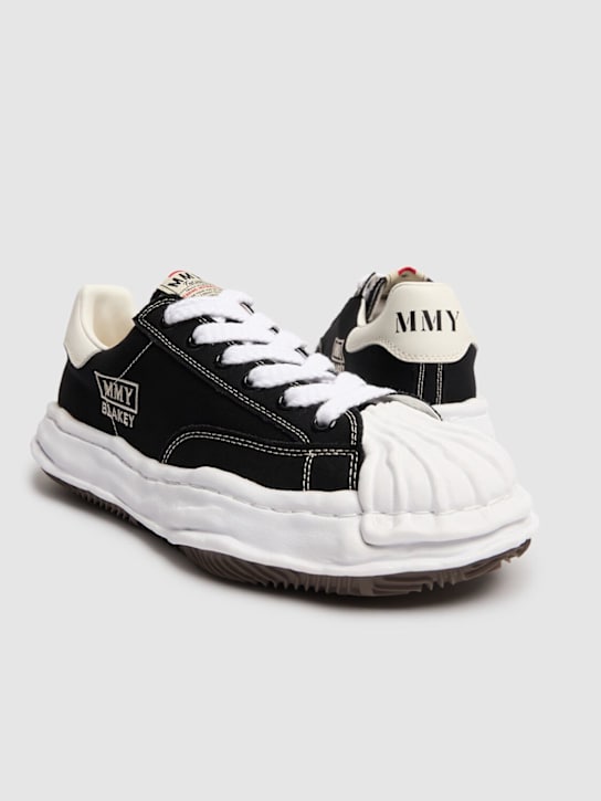 Mihara Yasuhiro: Blakey low canvas sneakers - men_2 | Luisa Via Roma
