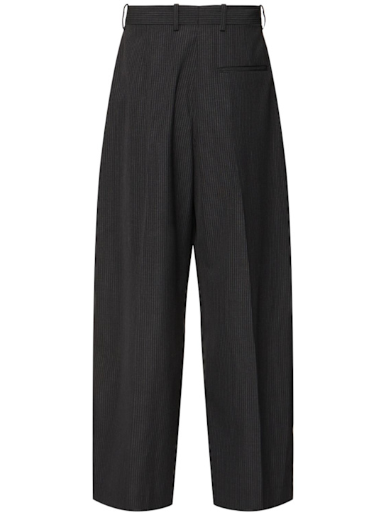 Acne Studios: Pantaloni gessati in misto lana - Grigio - men_4 | Luisa Via Roma