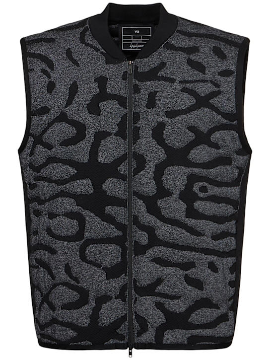 Y-3: Reflective running vest - men_0 | Luisa Via Roma