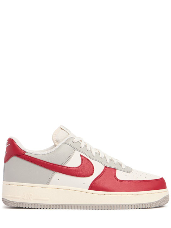 Nike: Sneakers "Air Force 1'07 LV8" - men_0 | Luisa Via Roma