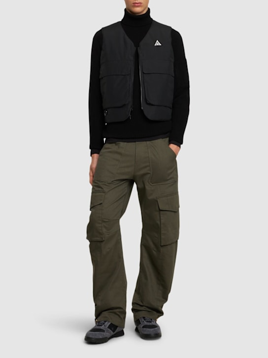 Nike: ACG Skull Peak reversible vest - men_1 | Luisa Via Roma