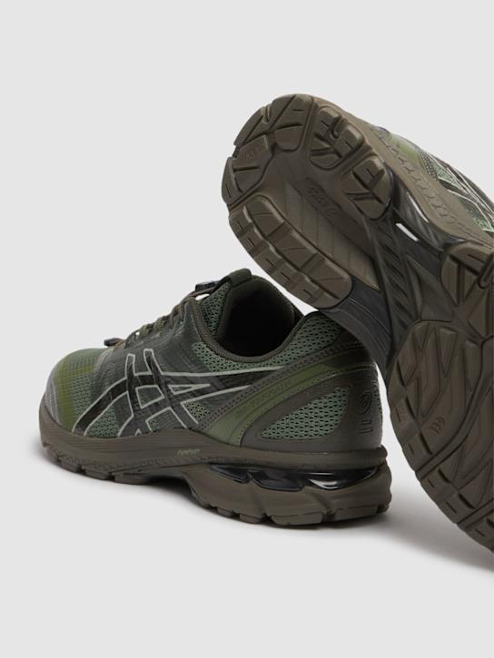 Asics: Sansar Gear Gel-Terrain sneakers - Green - men_3 | Luisa Via Roma