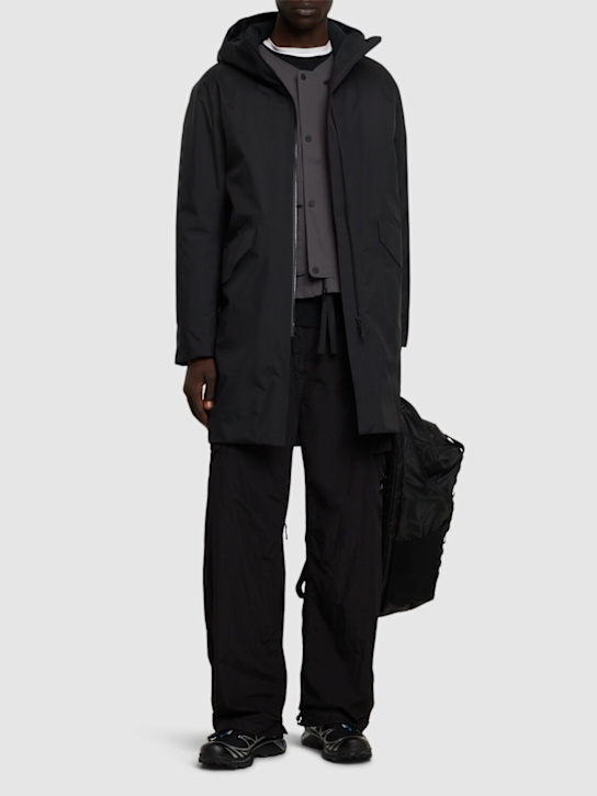 Arc'teryx Veilance: Daunenbeschichtung „Monitor M“ - men_1 | Luisa Via Roma