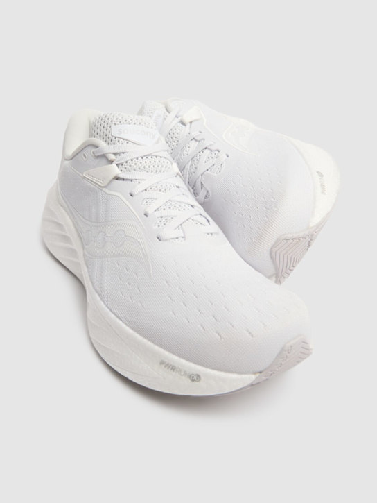 Saucony: Triumph 22 sneakers - men_1 | Luisa Via Roma