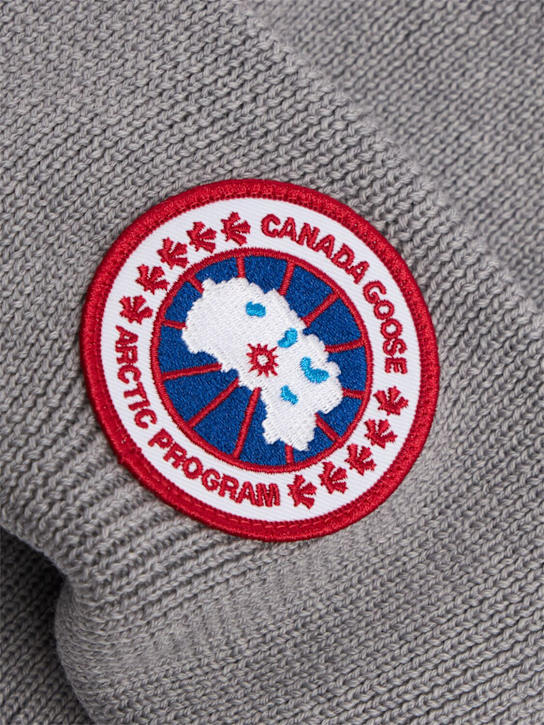 Canada Goose: Arctic Disc wool beanie - women_1 | Luisa Via Roma