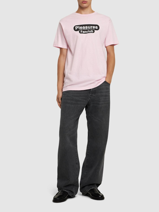 Pleasures: T-shirt Fan Club con stampa - Rosa - men_1 | Luisa Via Roma