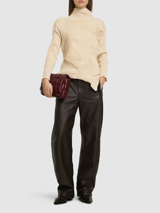 ISSEY MIYAKE: Kone Kone pleated asymmetric top - women_1 | Luisa Via Roma