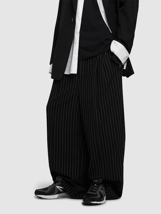 Comme des Garçons Homme: CDG HOMME FW24 X NB 860v2 sneakers - men_1 | Luisa Via Roma