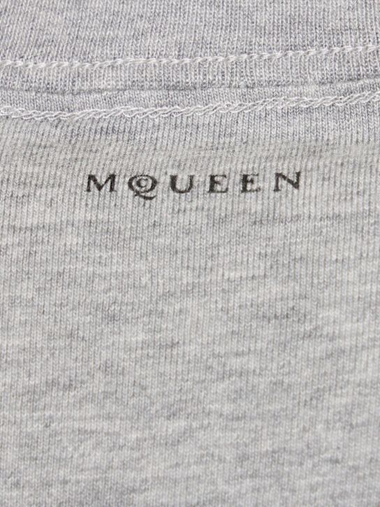 McQueen: Skull printed cotton t-shirt - Grey - men_3 | Luisa Via Roma