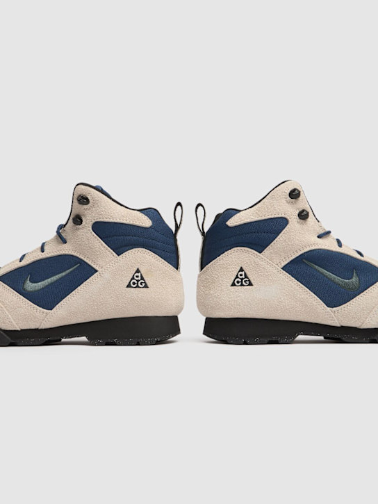Nike: Sneakers ACG Torre Mid Impermeabile - Lt Orewood Brn - men_3 | Luisa Via Roma