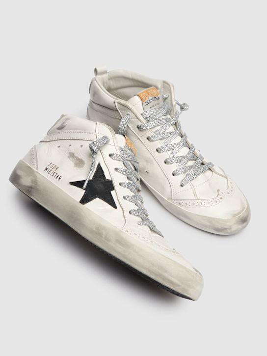Golden Goose: 20毫米Mid Star皮革运动鞋 - 白色/黑色 - women_2 | Luisa Via Roma
