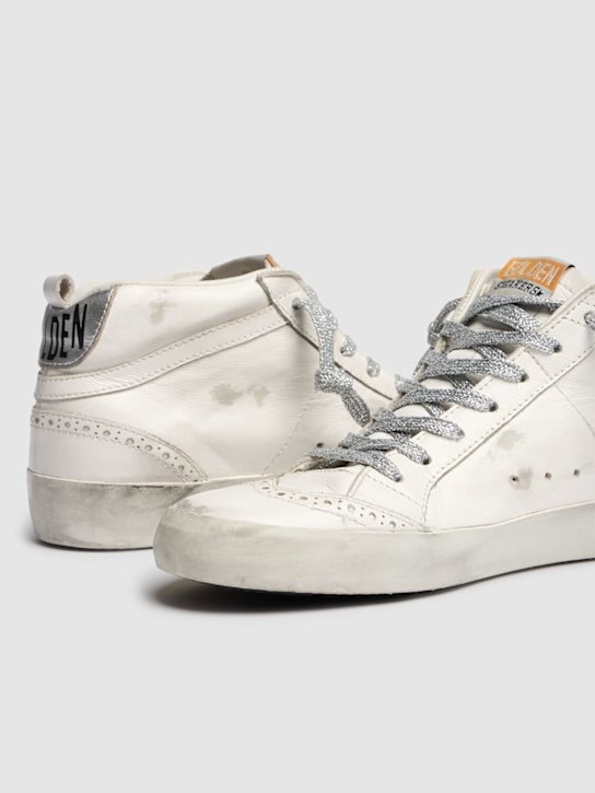 Golden Goose: 20毫米Mid Star皮革运动鞋 - 白色/黑色 - women_3 | Luisa Via Roma