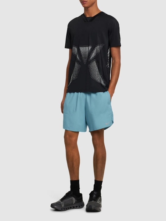 Nike: Dri-FIT Stride 2 in 1 7'' shorts - men_1 | Luisa Via Roma