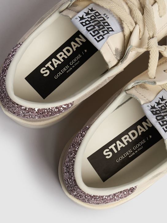 Golden Goose: 30毫米Stardan纳帕皮运动鞋 - 白色/粉色 - women_4 | Luisa Via Roma