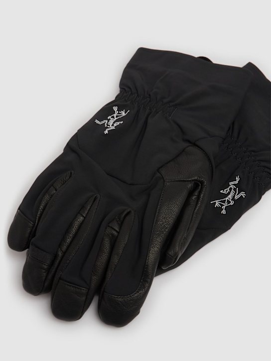 Arc'teryx: Guanti Venta AR GORE-TEX Infinium - women_1 | Luisa Via Roma