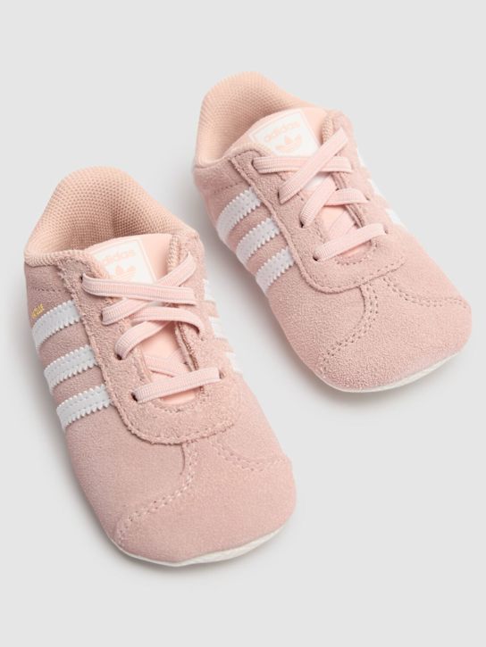 adidas Originals: Gazelle Crib ベビーシューズ - kids-girls_1 | Luisa Via Roma